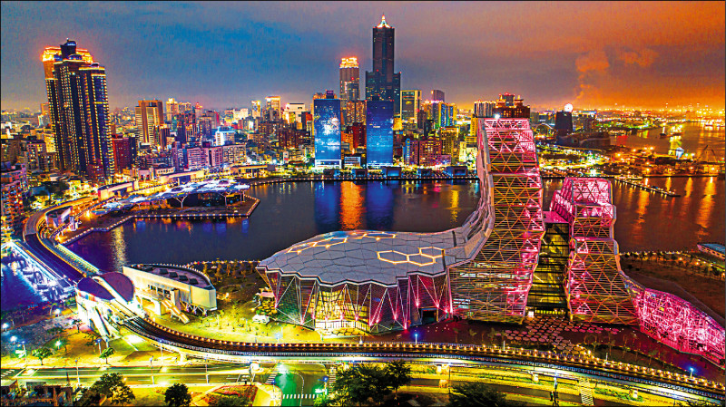 「高雄變漂亮了！」，圖為愛河灣美景。（圖片提供：高雄市政府）