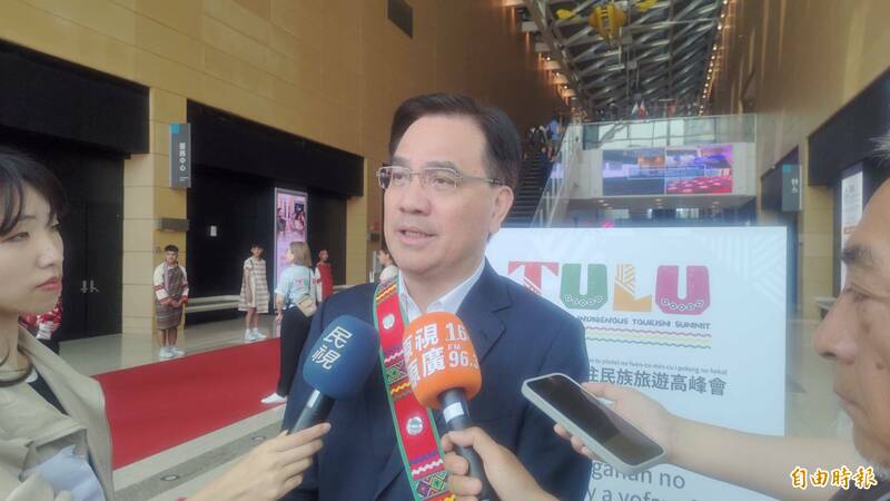 原民會主委夷將‧拔路兒Icyang‧Parod說明高峰會主軸。（圖片提供：自由時報）