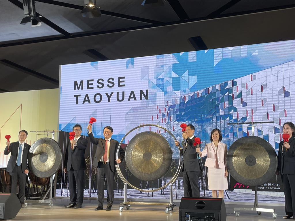 斥資逾46億元興建的桃園會展中心29日開幕啟用，是台灣規模最大的國際會議場地，具備多種場型配置，最多可容納8800人。（圖片提供：呂筱蟬）